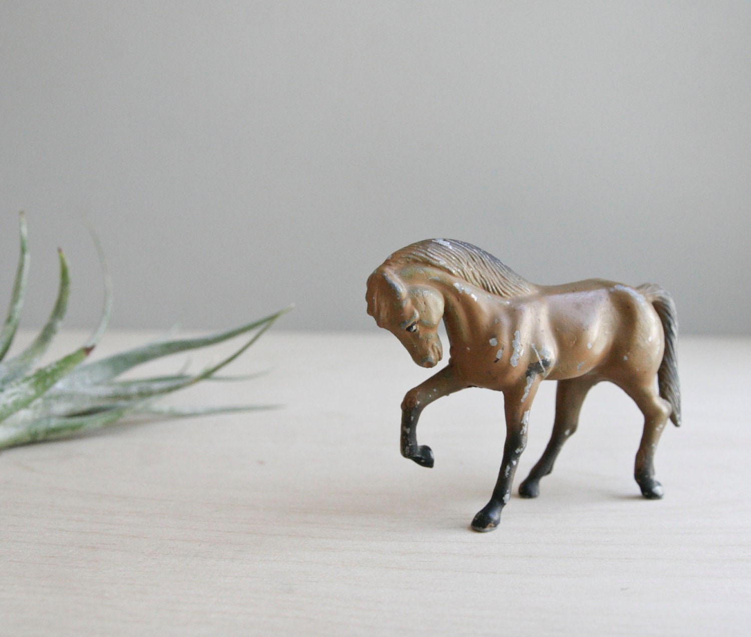 metal horse toy