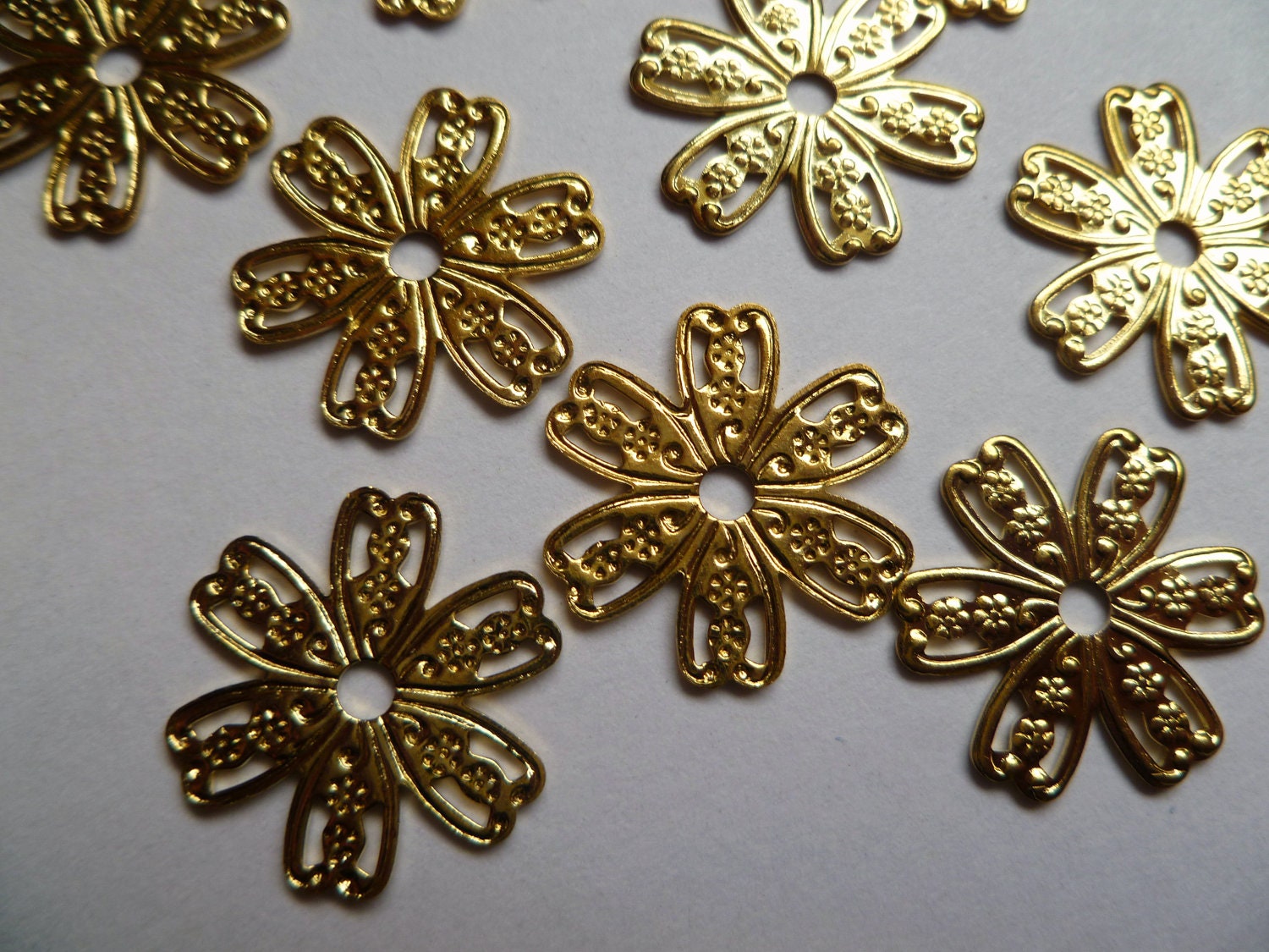Filigree Components 17mm floral disc- pkg of 10