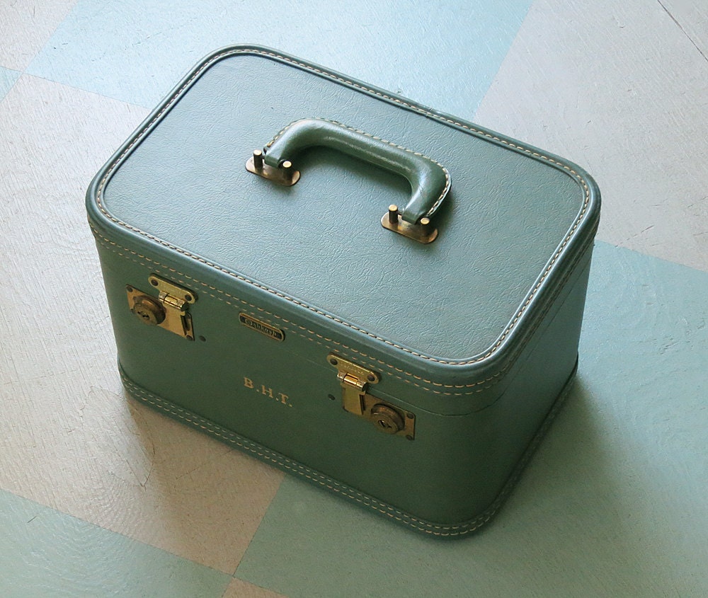 Vintage Train Case By Oshkosh Luggage, Teal with a Mirror and Lift-Out Tray