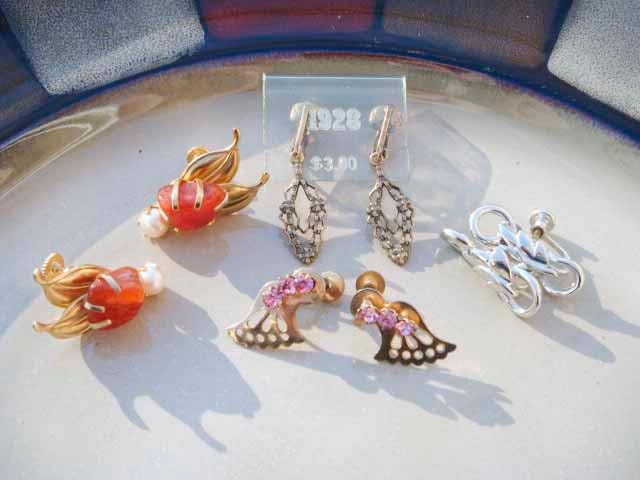 RES for mudpudlesndandylines Set of Earrings lot of 4 Vintage pairs