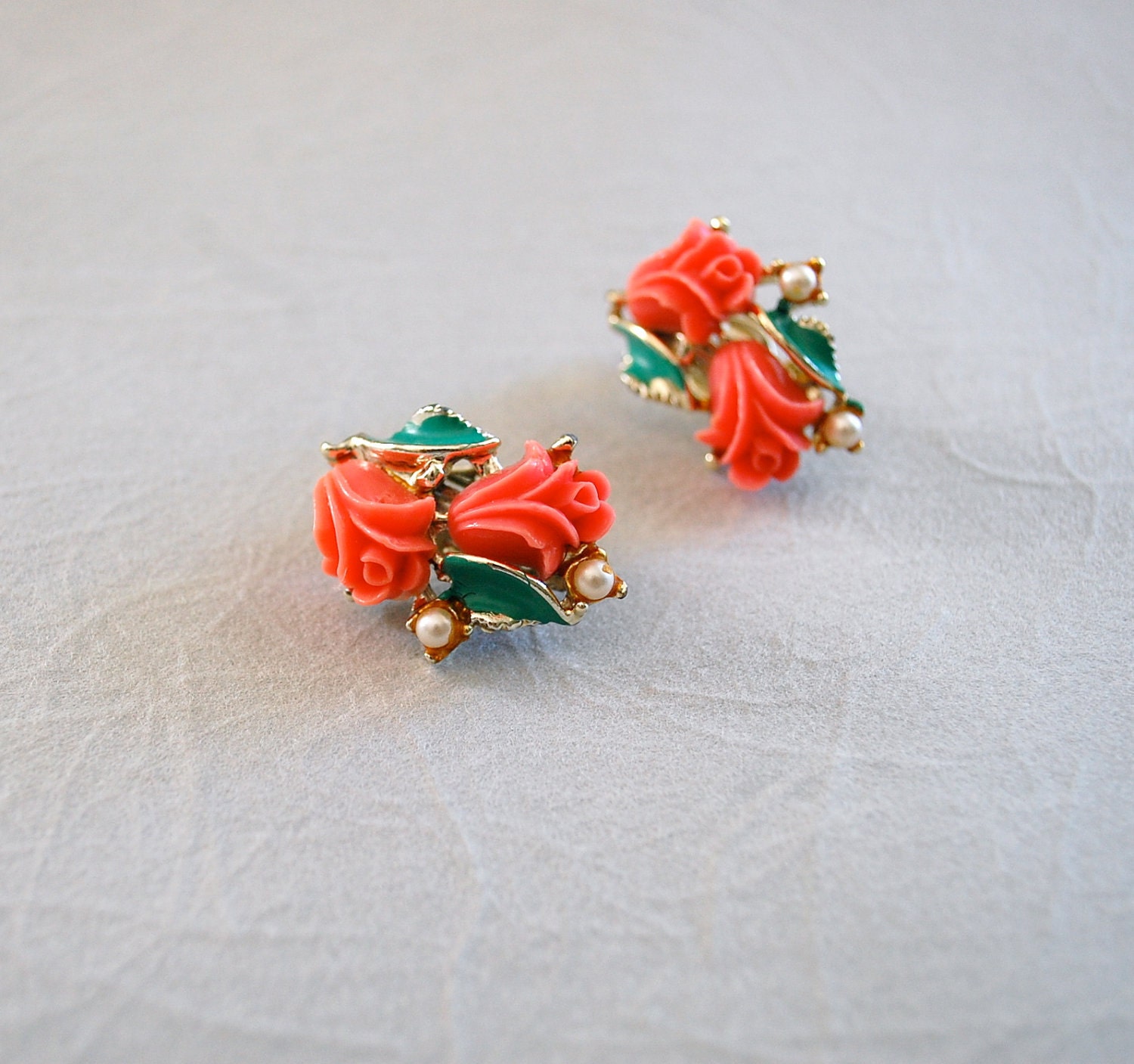 vintage jewelry / 1960s earrings / 60s floral earrings / Coralflower earrings