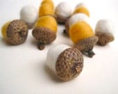 Birch Wool Acorns - Felted Acorns SET of 12 / White Gold Eco Friendly Rustic Home Decor for Autumn - Hostess Favours - SewnNatural