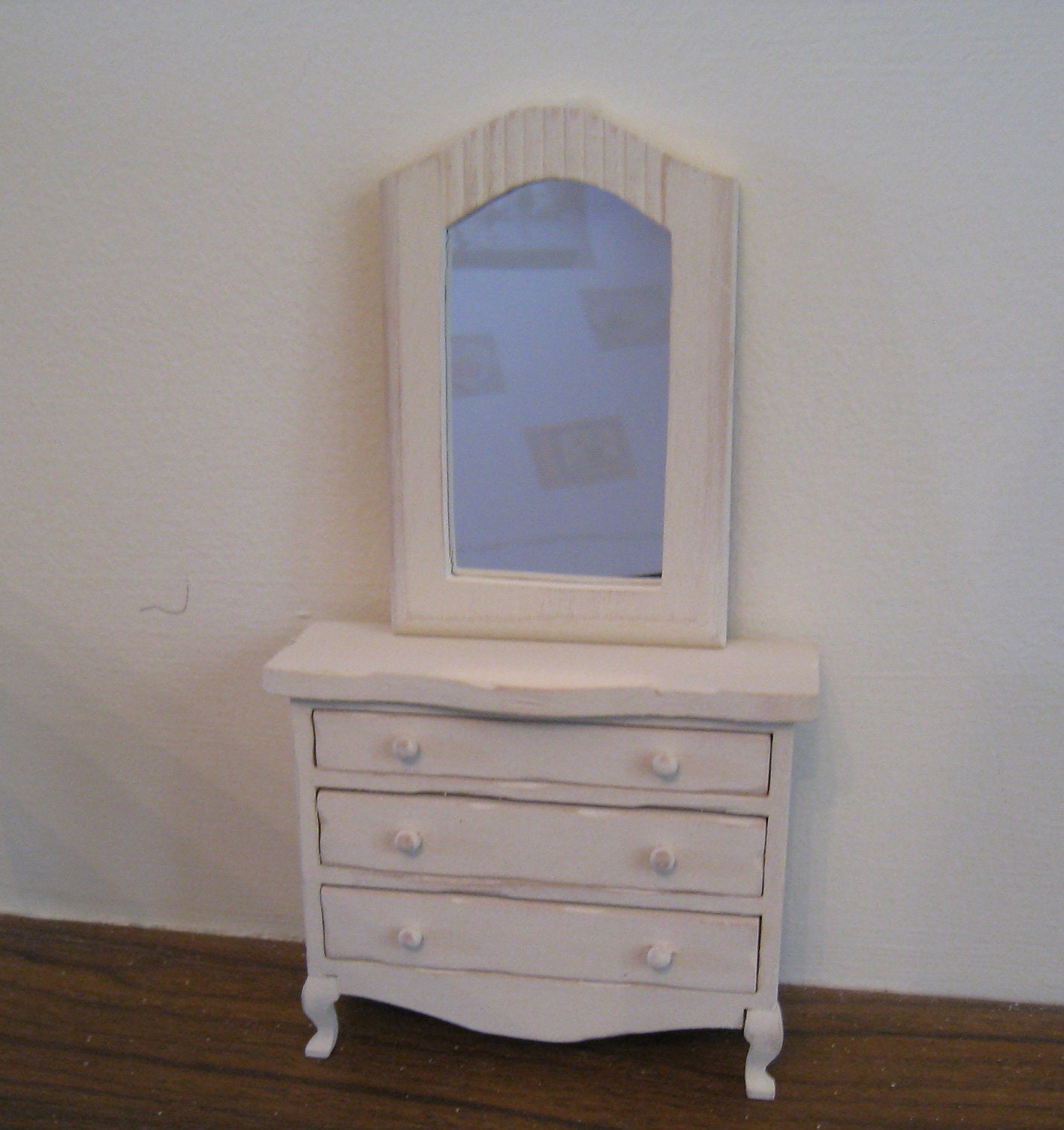 Buttermilk   Chest of drawers, with mirror, lightly  distressed ,  Twelfth scale dollhouse miniature