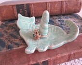 Kitty Ring dish - Ring holder - Ceramic Jewelry dish - Wedding ring holder - porcelain