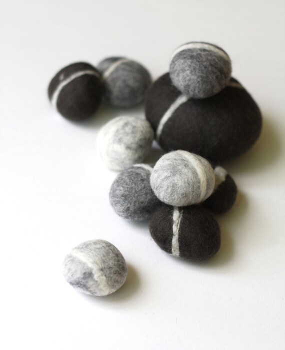 Felted Pebble Gift Set in Gray tones