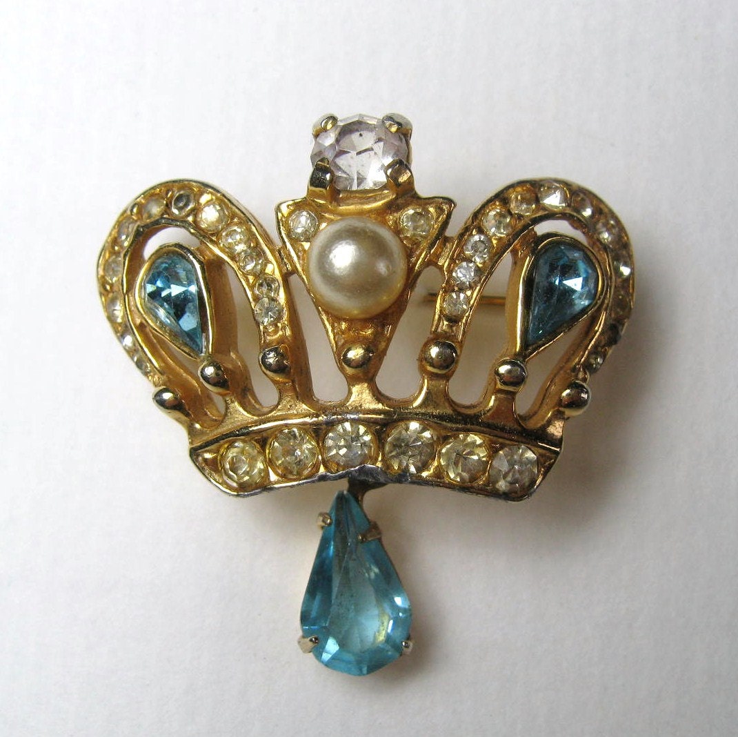 50s Vintage Crown Brooch Pin Signed Castlemark Aqua Crystal Rhinestone Castlecliff - JuneeMoonVintage
