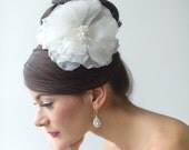Wedding Hair Accessory, Bridal Headpiece, Silk Flower Hair Comb, Ivory Silk Floral Head Piece