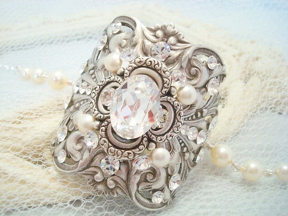 Bridal cuff bracelet, vintage style bracelet, wedding bracelet with Swarovski crystals and Swarovski pearls, wedding jewelry