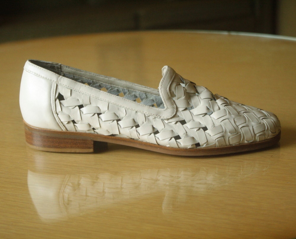 1980s woven leather off white preppy loafers size 6