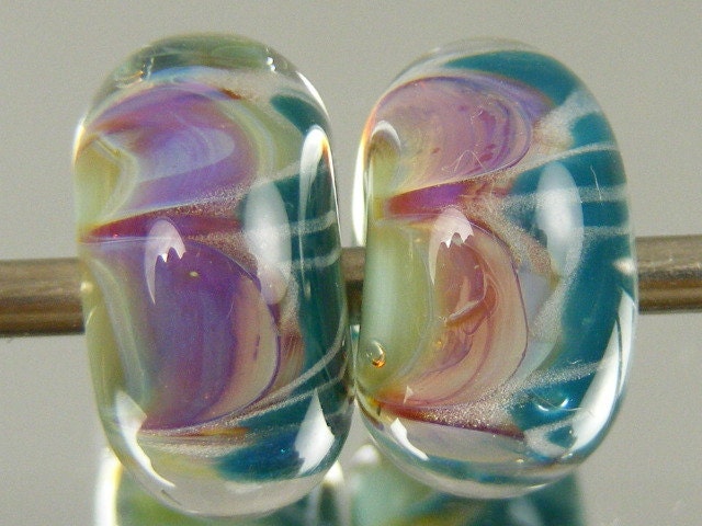 DanielsBeads Boro Lampwork Glass Beads Pair for Earrings (2) --- Pr611