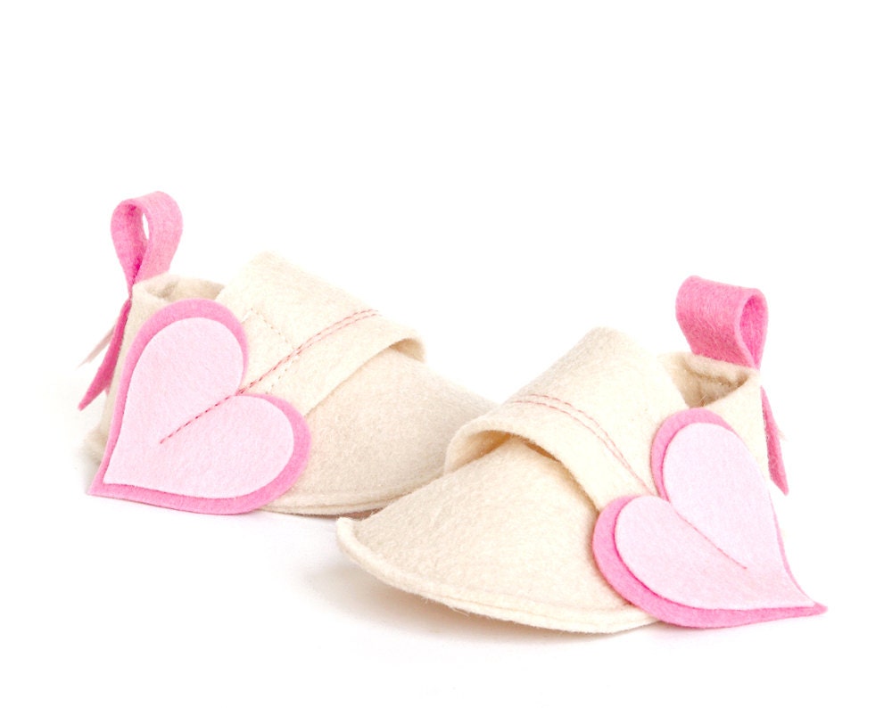 Girls baby shoes white & pink hearts, newborns booties, infant slippers, shower gift crib shoes - LaLaShoes