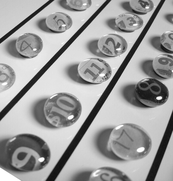 black-and-white-calendar-magnet-numbers-made-by-colorstorydesigns