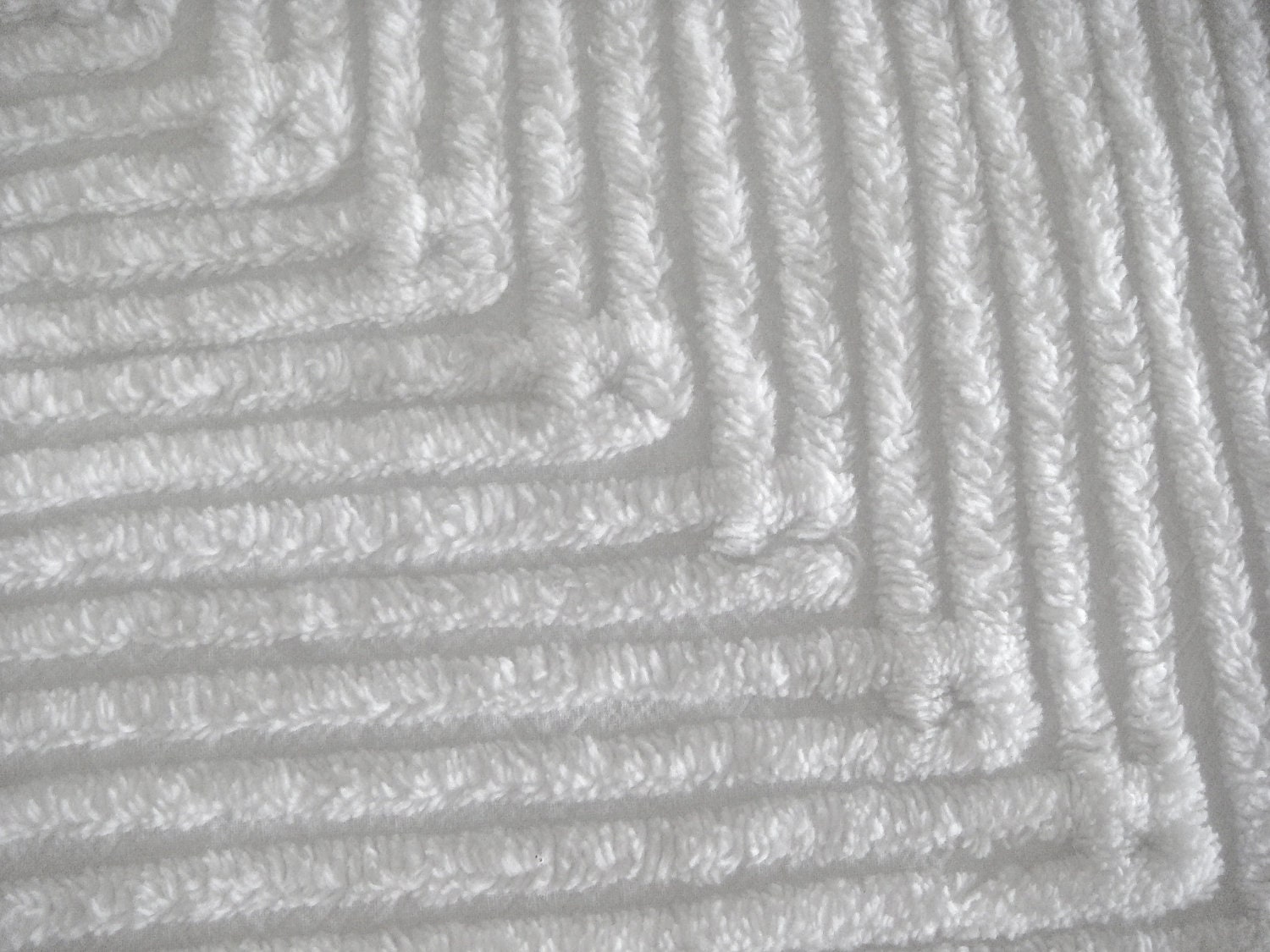 Fluffy White Ribbed Vintage Chenille Bedspread Fabric