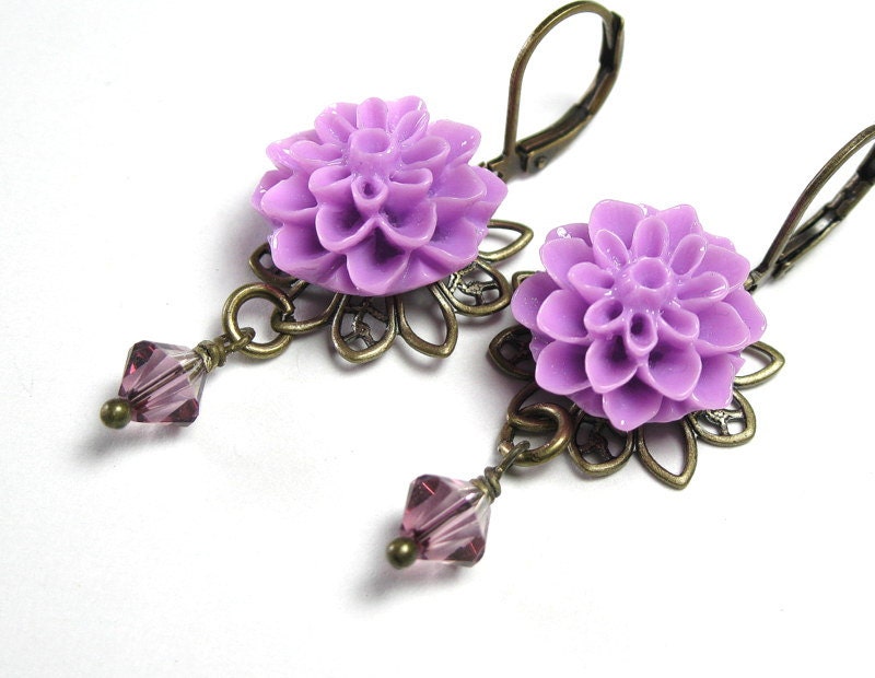 Floral Earrings, Swarovski Jewelry, Lucite Cabochon Dangle Earrings, Light Purple Flowers, Feminine Jewelry, African Violet, Gifts for Mom