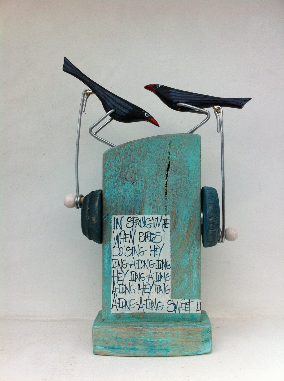 Small double pecking birds