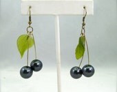 Black Cherry earrings, beaded bing cherry drop earrings, rockabilly retro, pearl black