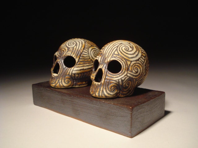 Spiral Skull Set With Stoneware Podium