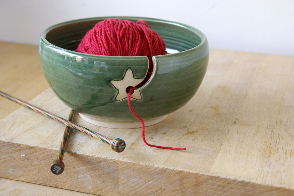 Made to order - Stoneware pottery yarn bowl with little star hook