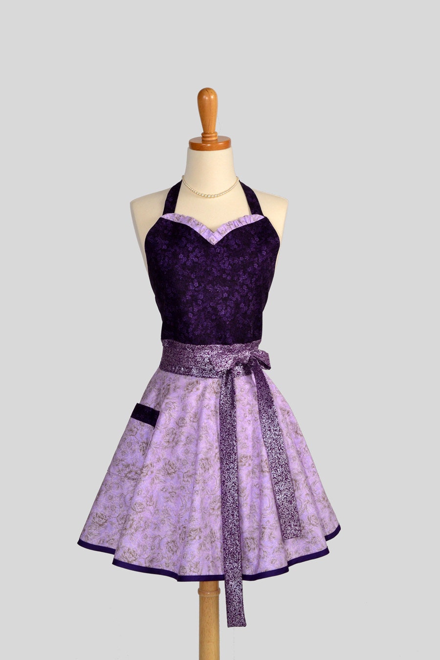 Womens Flirty Sweetheart Apron . Glamorous Hostess Retro Ruffled Sweetheart Neckline Full Apron Deep Purple and Lavender Floral Skirt