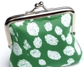 Kelly green coin purse with white spots Emerald green - SeventhSphere Kelly green coin purse with white spots Emerald green - SeventhSphere