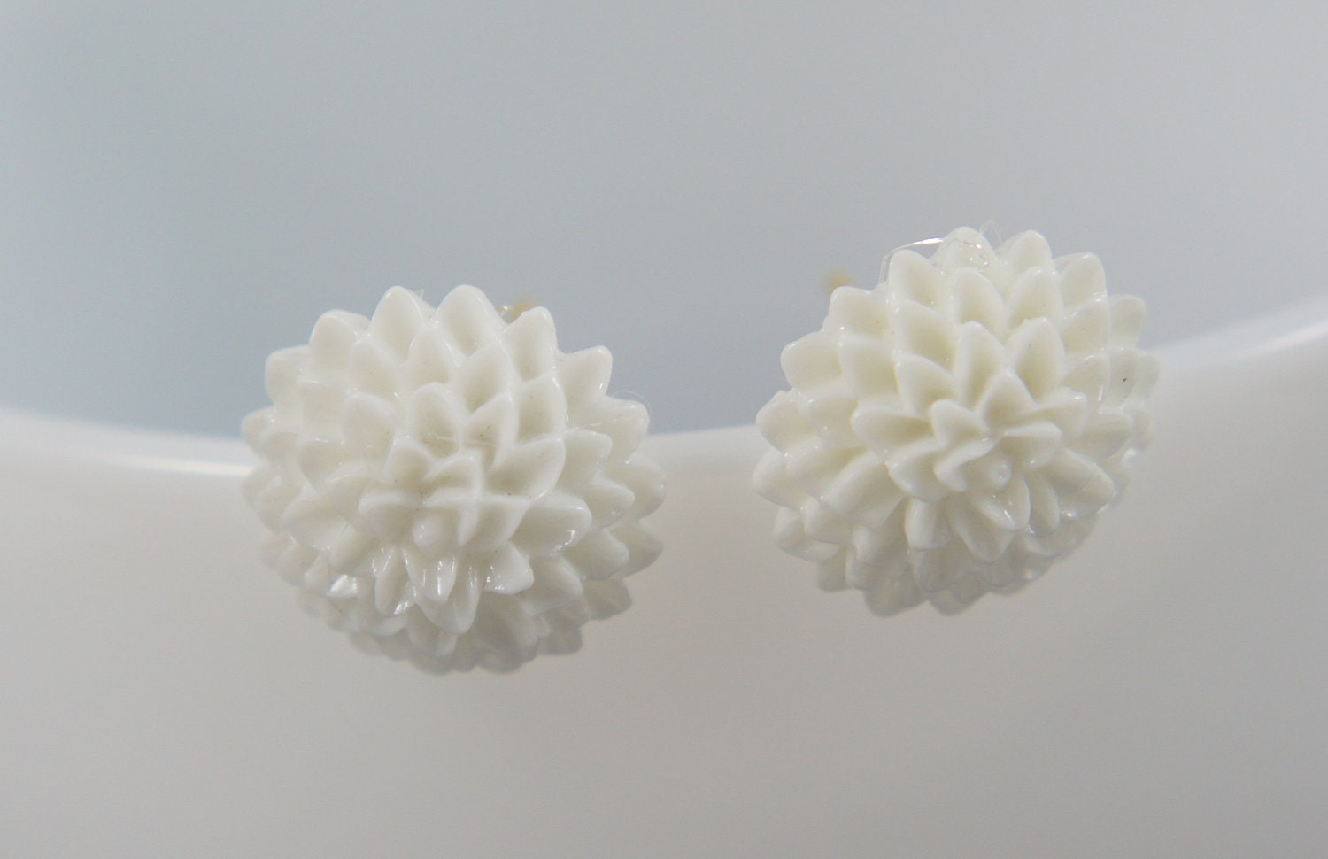 dahlia mum stud earrings - white, resin cabochons, wedding, bridesmaid