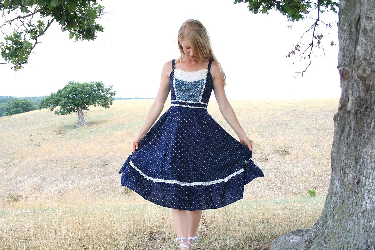 Vintage 70's Prairie Sun Dress S M Calico and Lace - Gunne Sax Style