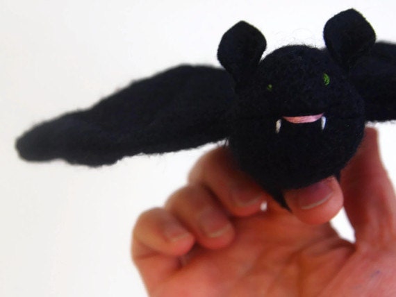 toy bat, waldorf toy, eco friendly toy, all natural toy, hair clip, hat clip, boy toy, Halloween toy, bat puppet