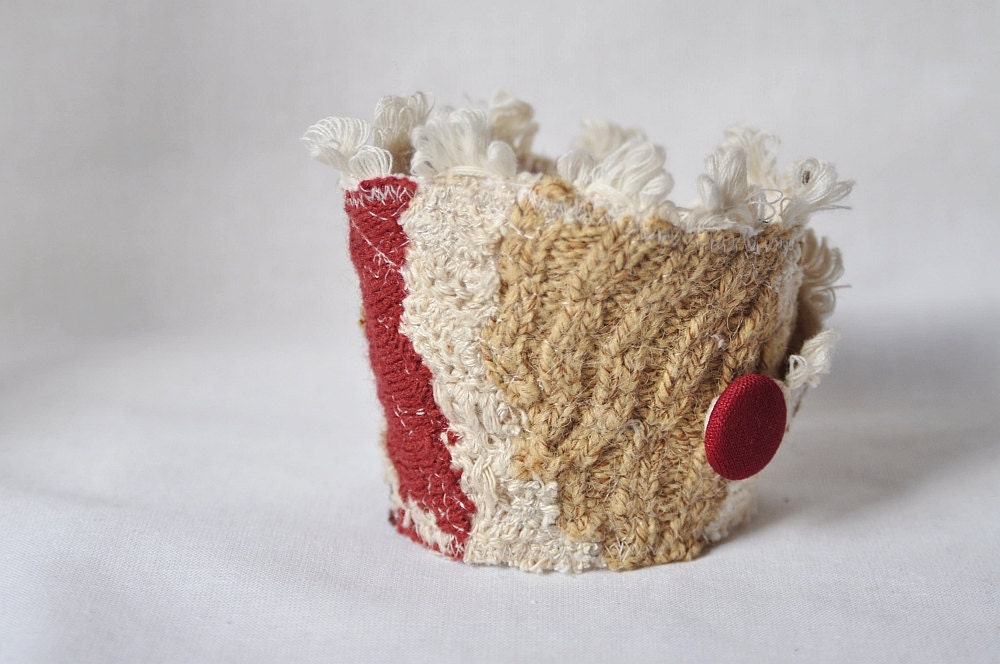 Upcycled asymmetrical beige cuff made of recycled sweaters. Decorated with vintage cotton lace. Upcycled accessories Eco friendly
