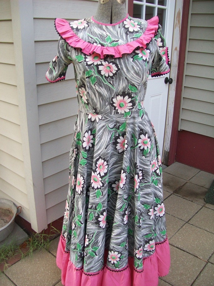Vintage Handmade Ladies' Maxi Dress from the Late 1940's or early 1950's