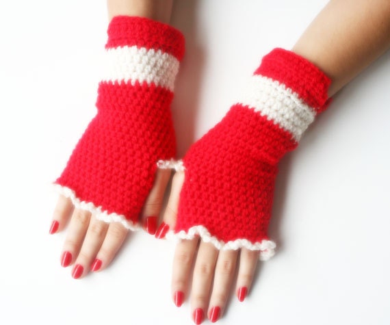 immediate download - Crochet Pattern - Christmas Fingerless Mitten - PDF