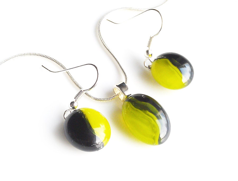 Black & Chartreuse Green Necklace and Earrings Set - fused glass