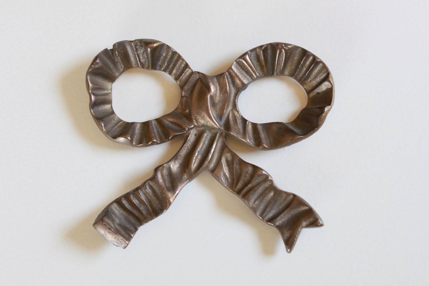 Vintage Brass Bow Wall Hanger - Wall Decor