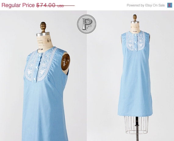 SALE....two day sale // 1960s dress medium large / 60s baby blue shift dress : Hills and Valleys