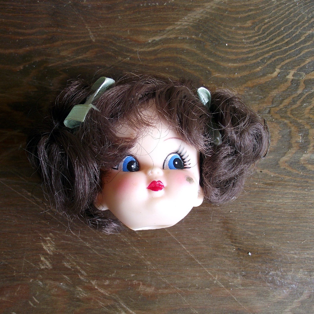 Vintage Doll Head Brunette (01)