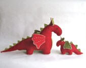 Dragons, mama and baby, toy set, organic, red dragon, green, waldorf, soft animal, toy, magical creature, fairy tale, fantasy