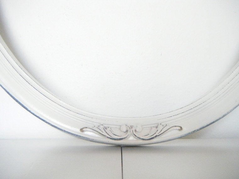 Upcycled, Vintage, Rustic Chic White Oval Picture Frame. Large Antique White Frame. Shabby Chic Frames 17x13 Inch