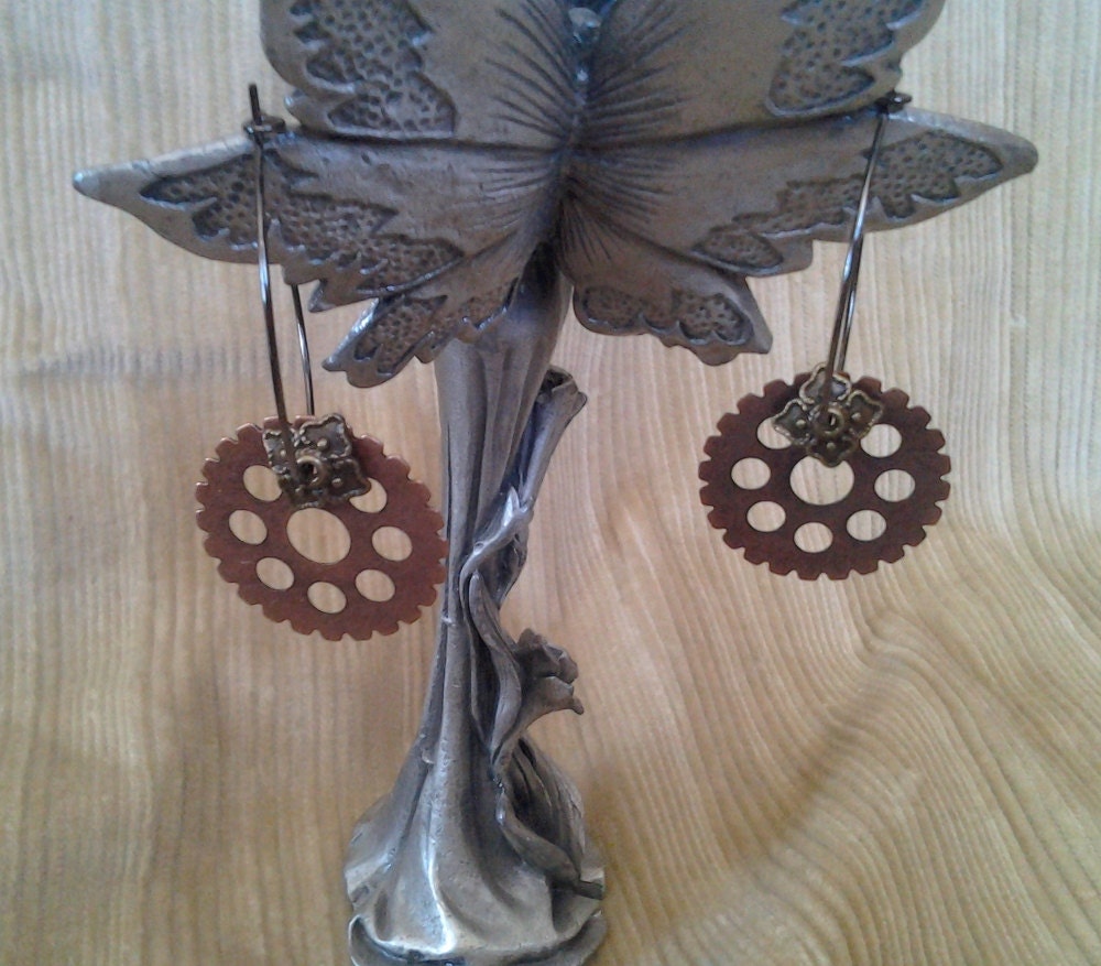Simple Steampunk 1 Gear on black hoop earring