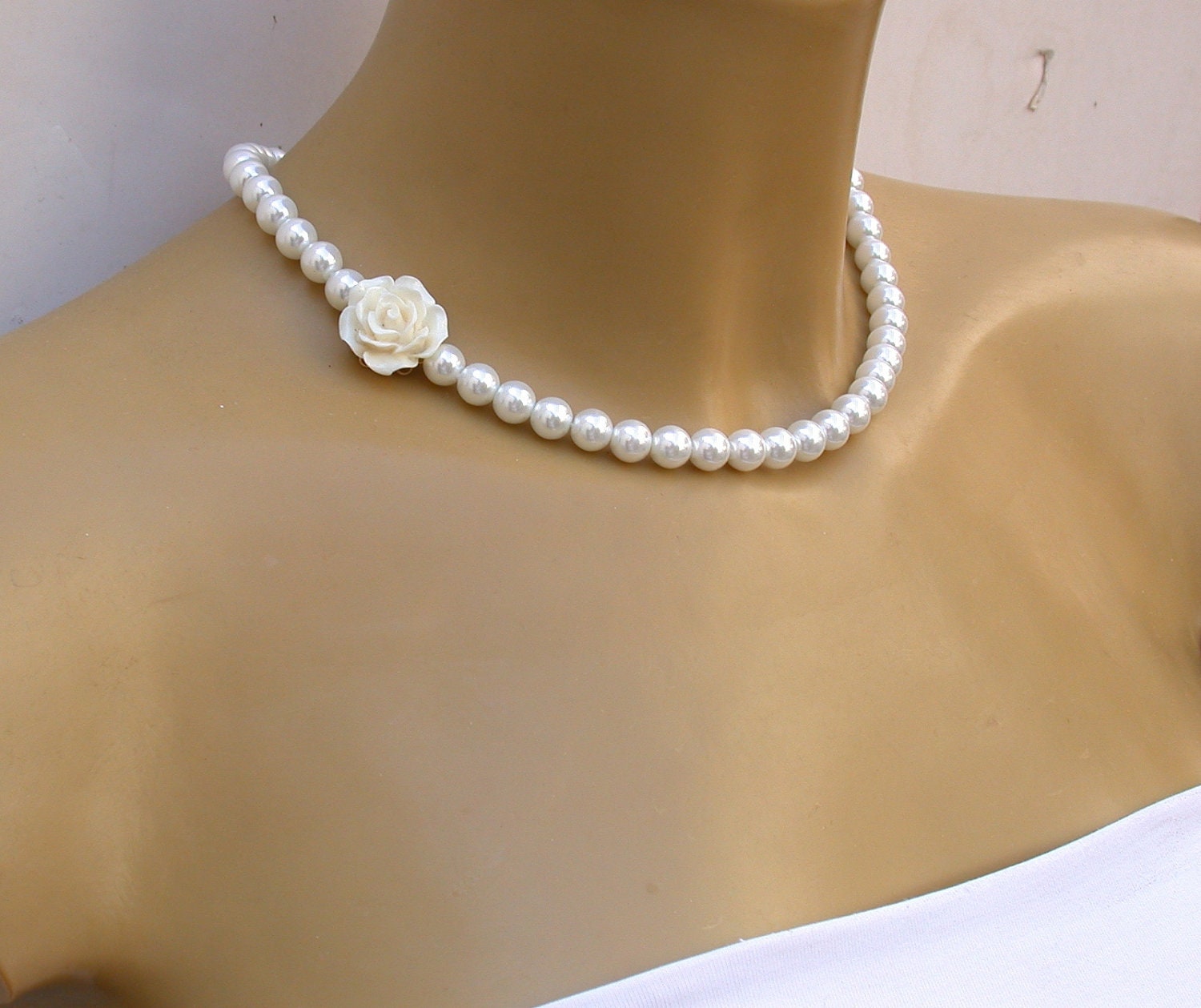Pearl Necklace Bridal Pearl Necklace Vintage Style In White Crystal Pearls And One Vintage Rose Perfect for Bride, Wedding  And  Bridesmaids