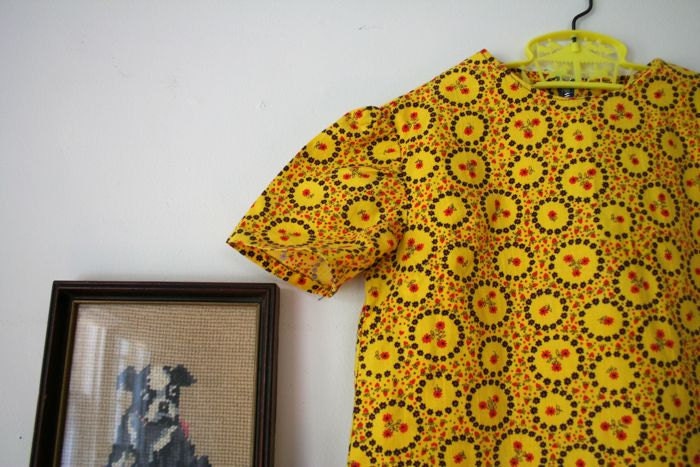 vintage 70s little girls dress - CALICO yellow tunic dress / sz 5