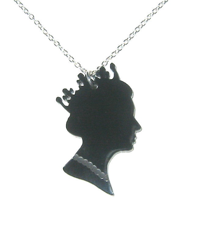 Queen - British Royalty Retro Black Necklace