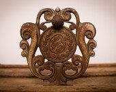 Early 1900s Antique Cast Iron 7.5" Laurel Stoves & Ranges Plate w/Knob, Beautifully Ornate