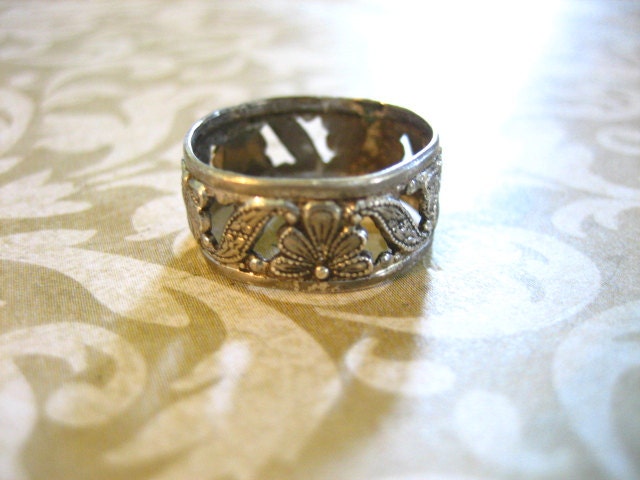 Vintage Uncas Sterling Floral Cut Out Band Ring