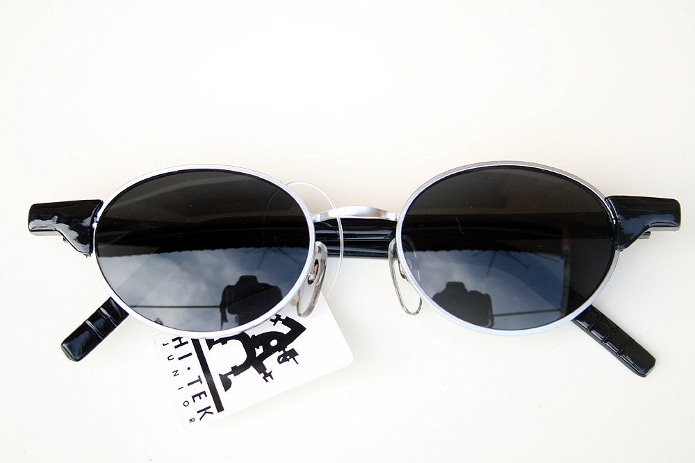vintage small oval sunglasses metal frame plastic temples Goth