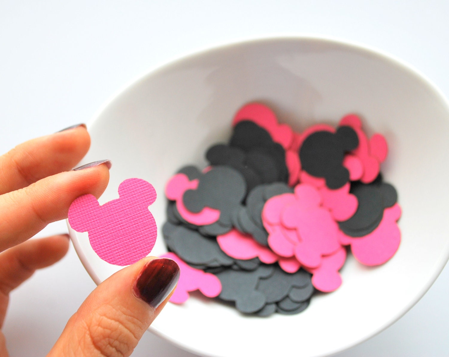 100 Mickey confetti (1 inch) die cut cardstock confetti in Hot pink and black A254