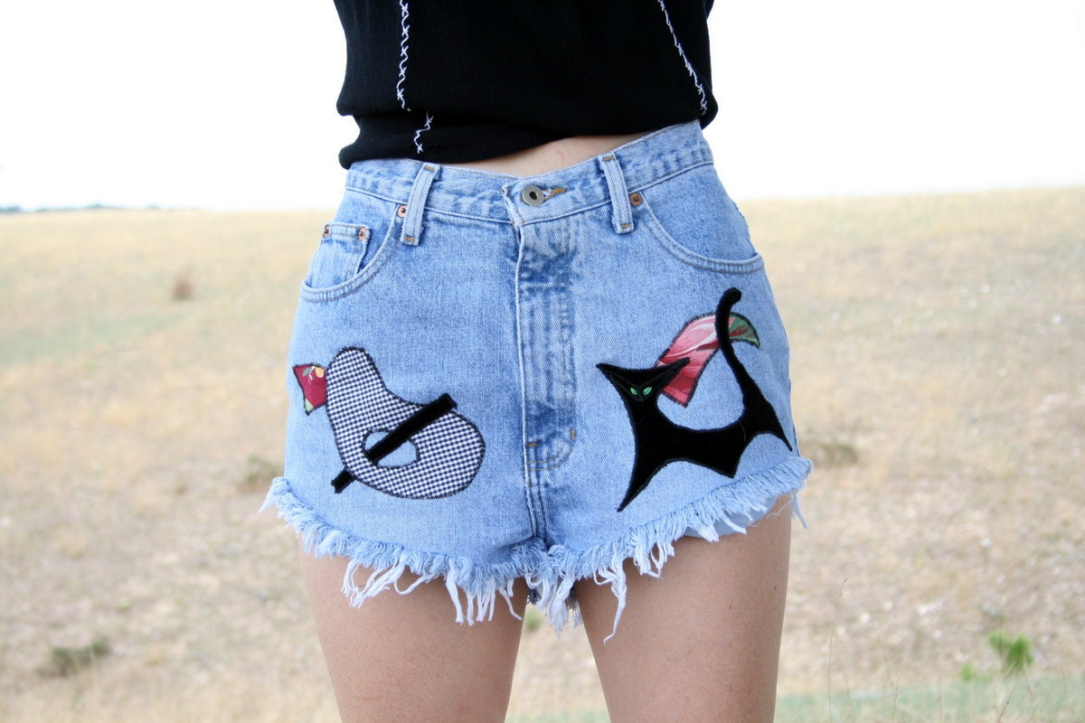 Vintage LEVI High Waisted Jean Shorts Upcycled M Size 9 27 Waist - Atomic Kitty