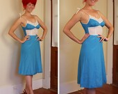 DARLING Early 1950's Sky Blue Polished Cotton w/ White Eyelet Hourglass Sun Dress w/ Tie Straps & Structured Bust - VLV - Pinup - Size M