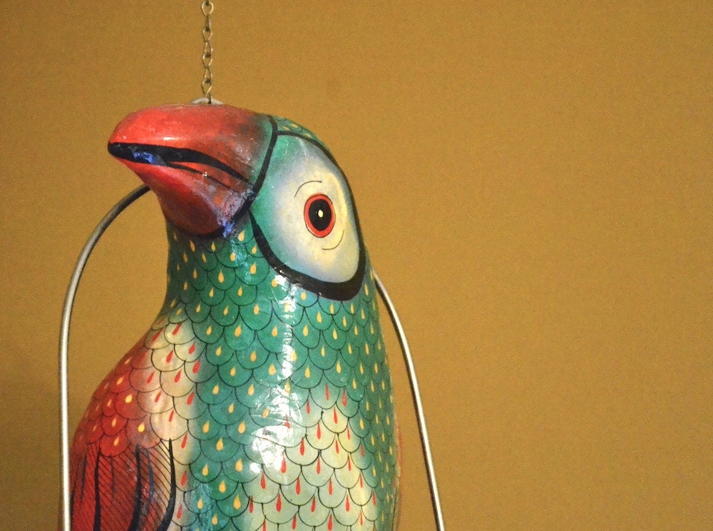 Hanging parrot statue picture