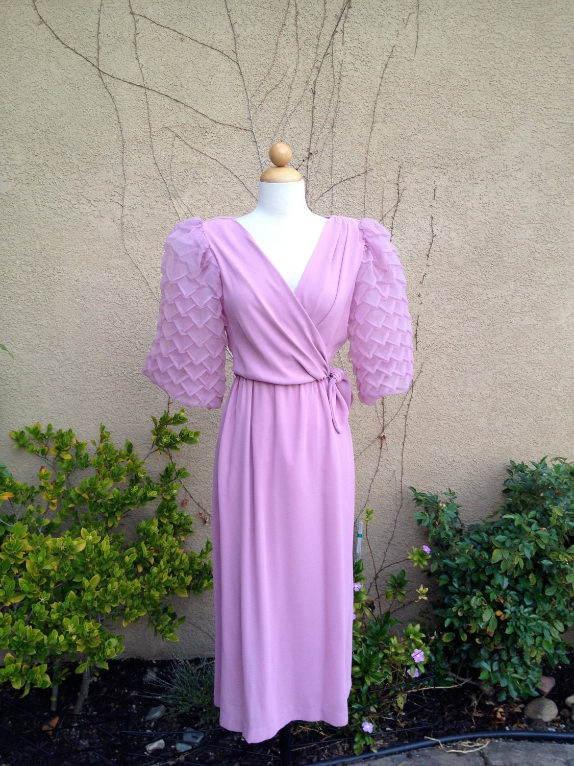 A vintage 1960s 1970s dusty rose pink puffed pineapple sleeves designer MIss Elliette prom cocktail formal dress size S