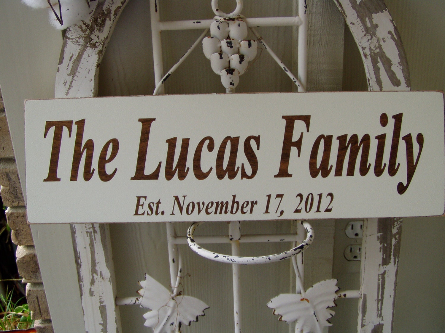 Personalized Family name sign Wood Custom Established Sign Rustic Vintage Shabby Chic