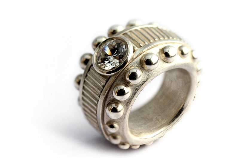 Cocktail jewelry ring,unique modern jewelry, silver&green cubic zirconia stone